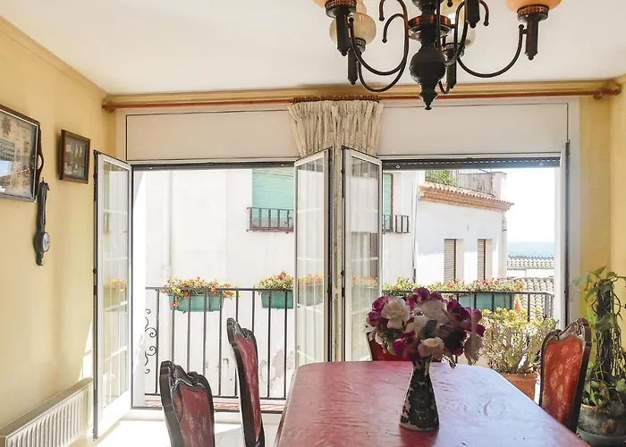 Pet Friendly In * Tossa de Mar